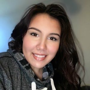 Meet your Posher, Faith